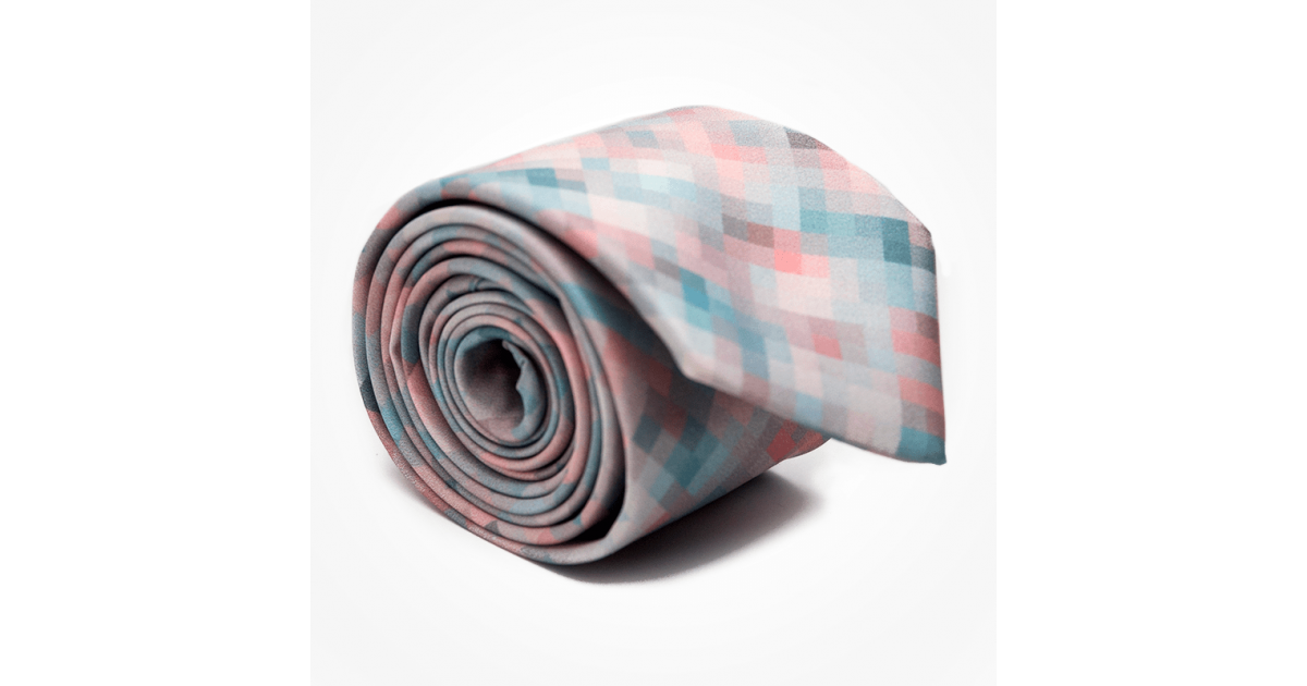 Krawat PEACH PIXEL Marthu. Krawat satynowy w kwadraty, piksele. Krawat brzoskwiniowy na wesele do garnituru. Modne krawaty